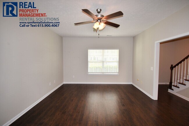 Building Photo - Gorgeous M'boro townhome close to I-24. Mu...