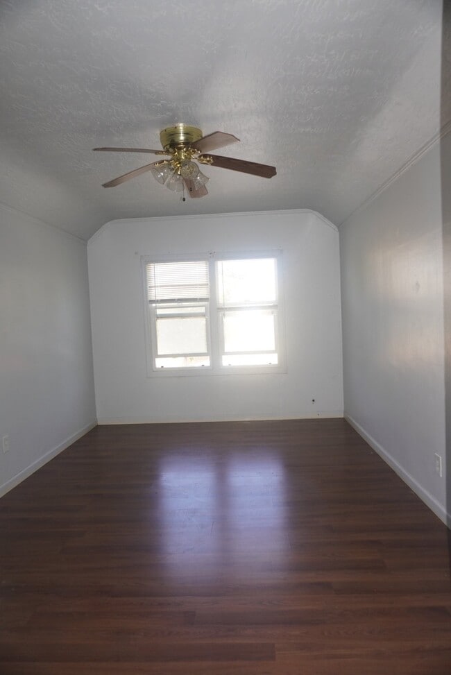 Building Photo - 2218 Virginia Ave