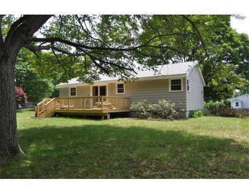 Foto del edificio - 50 Helen Dr