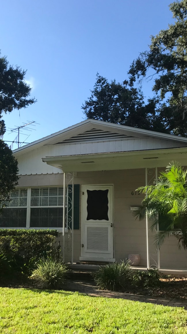 Building Photo - 612 Stetson St