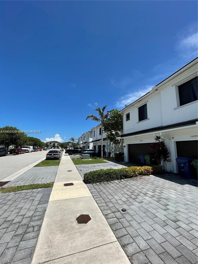 Foto del edificio - 10890 SW 235th St