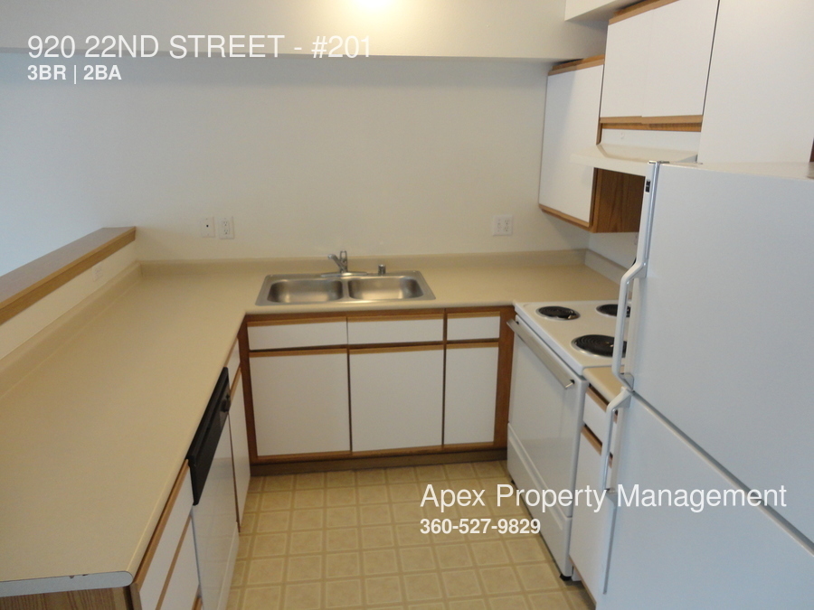 Primary Photo - 920 22ND St