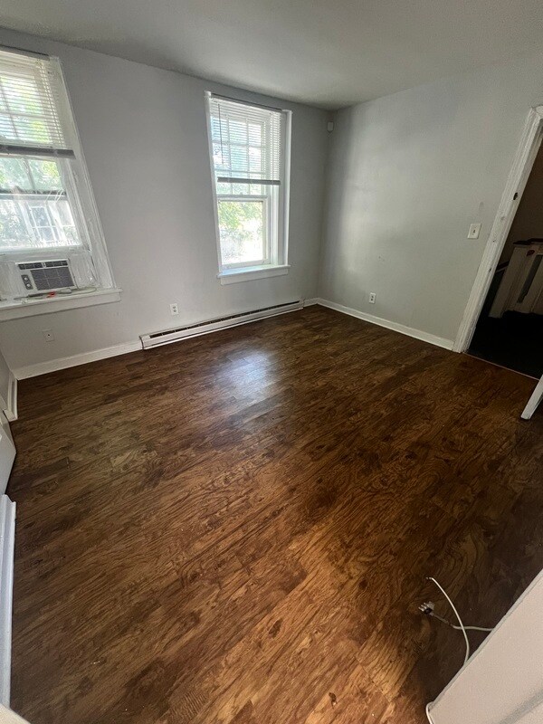 Foto del edificio - 1022 Maplewood Ave