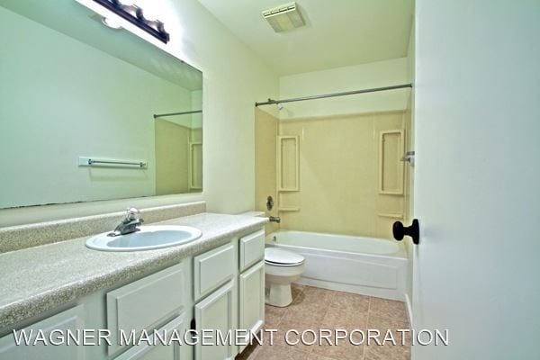 Building Photo - 2010 S Main St