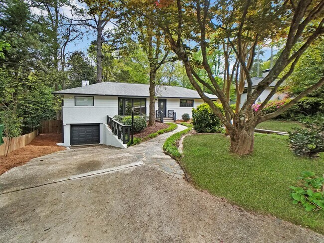 Building Photo - 377 Springdale Dr NE