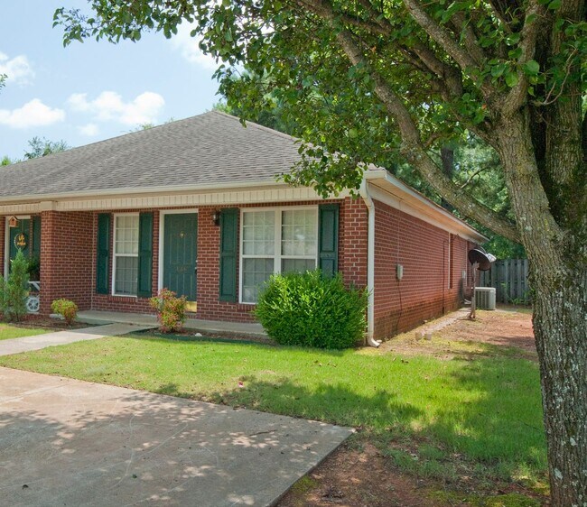 Building Photo - 136 Railroad Ridge Rd