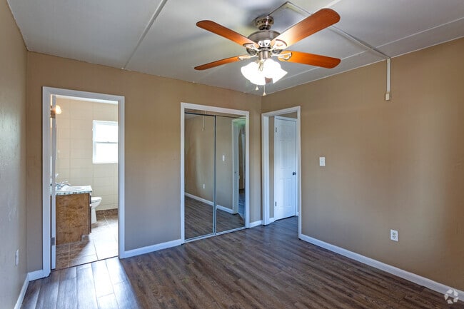 1B, 1BA - 540 SF, Bedroom - A University View Apartments