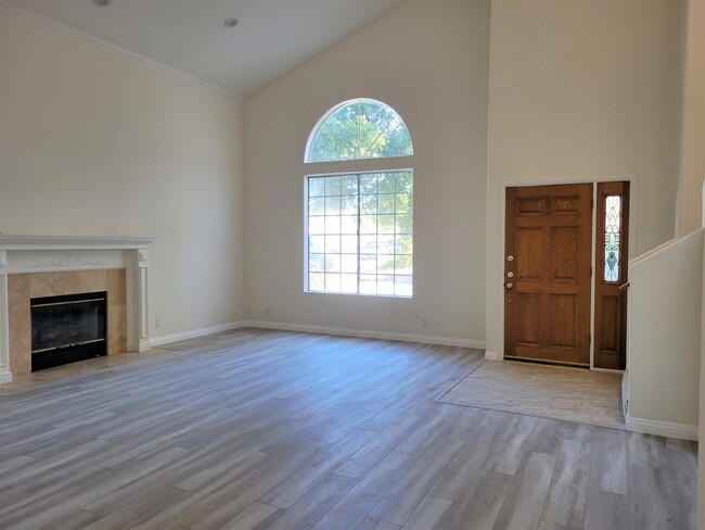 Living room - 19250 W Oxnard St