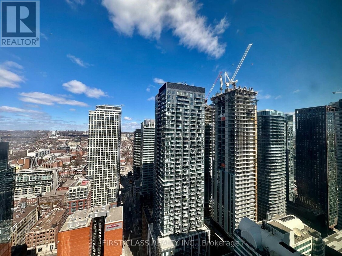 Primary Photo - 357-3357 King St W