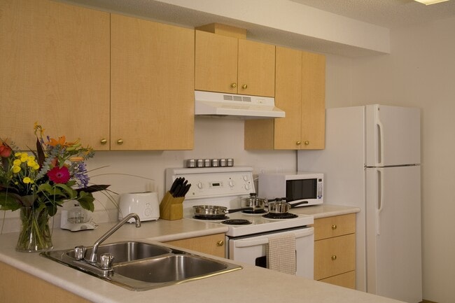 Building Photo - Wellington Manor