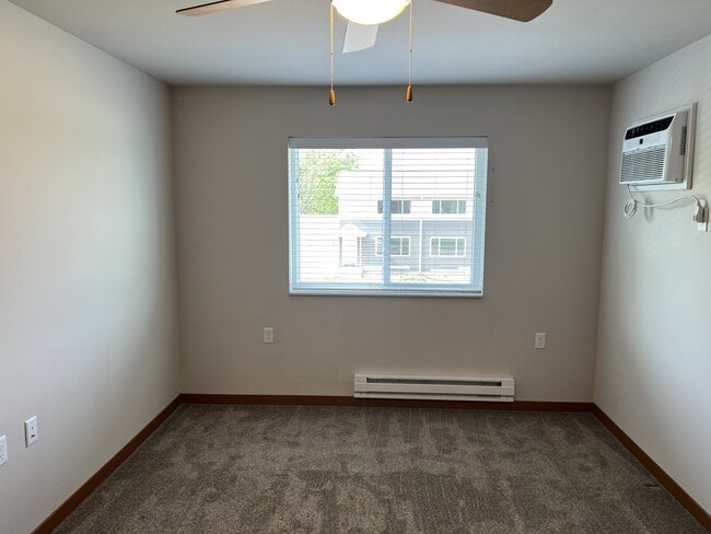 Foto del edificio - 1249 Salem Dr