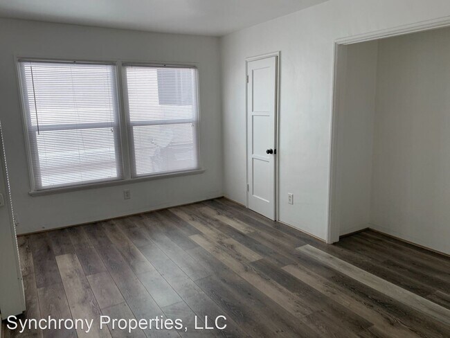 Foto del edificio - 433 E 3rd St