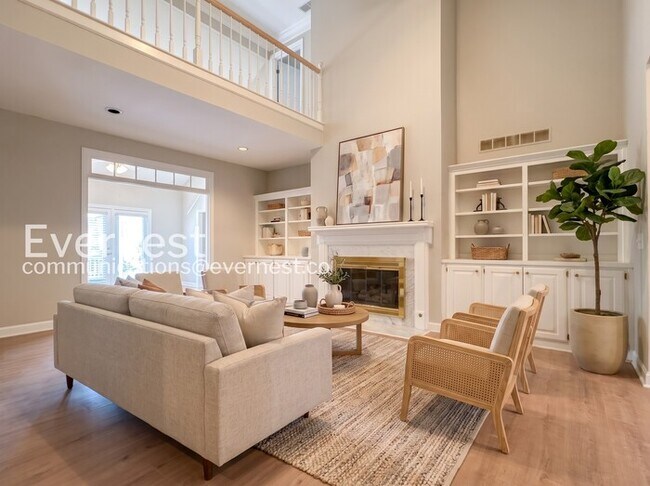 Building Photo - 4580 Village Dr