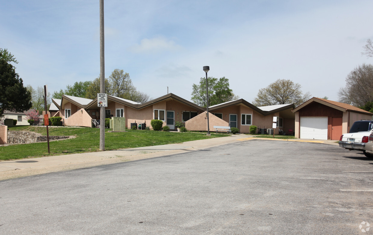 Building Photo - Welborn Villa