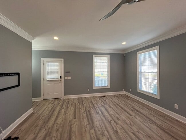 Building Photo - Lovely Home in the Love Grove subdivision!