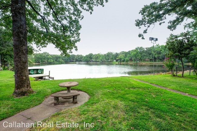 Building Photo - 3 br, 2.5 bath House - 5131 Lochridge Rd