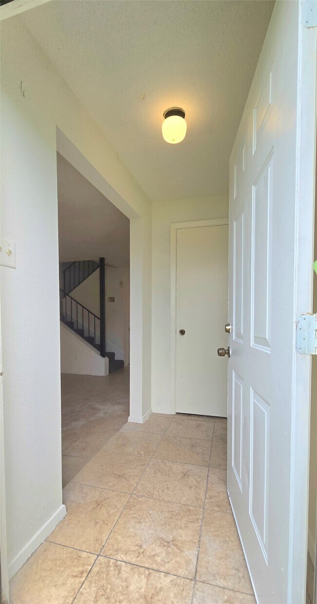 Foto del edificio - 7063 Chasewood Dr