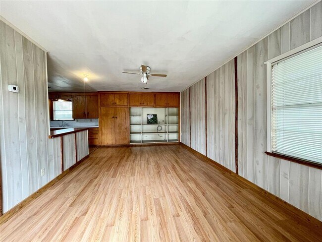 Building Photo - 1201 S Austin St