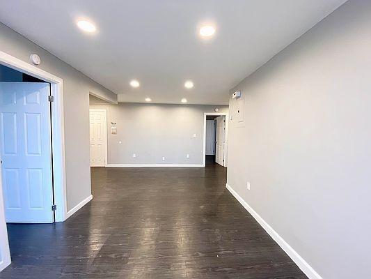 Foto del edificio - 2 bedroom in Bronx NY 10467