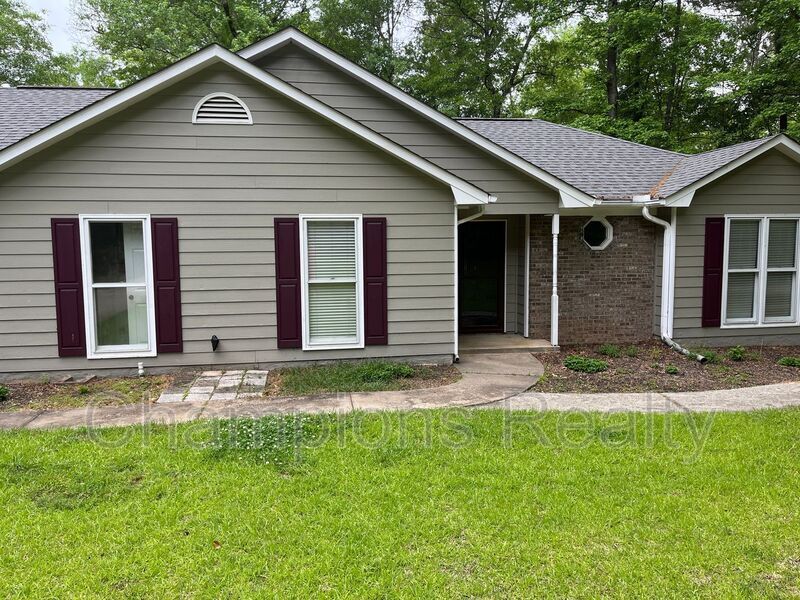 Foto principal - 7113 Chaucer Ln