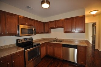 Building Photo - 618 Addison Ave