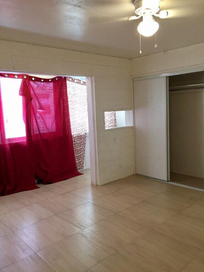 Building Photo - Waikiki: 1 Bed, 1 Bath Apartment