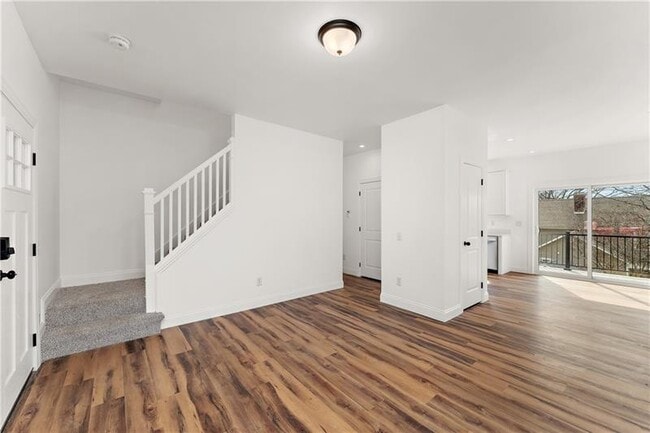 Building Photo - 377 Beaver St