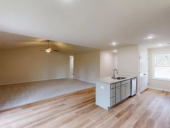Foto del edificio - 304 Sandy Springs Dr