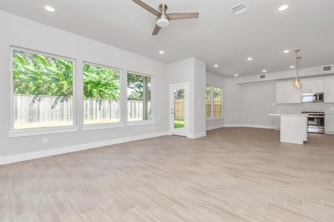 Foto del edificio - 3542 Talia Wood Ct