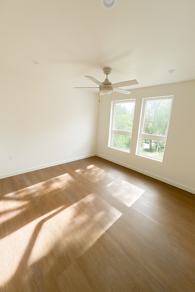 Foto del edificio - 4210 1/2 Portola Ave