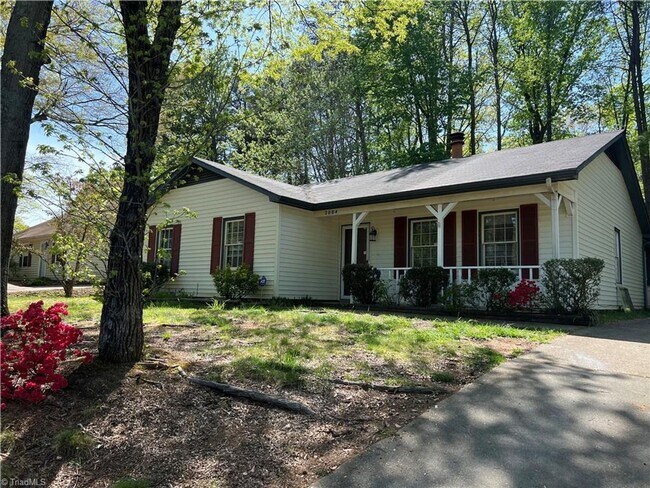 Building Photo - A Cozy 3 Bedroom, 2 Bathroom Home