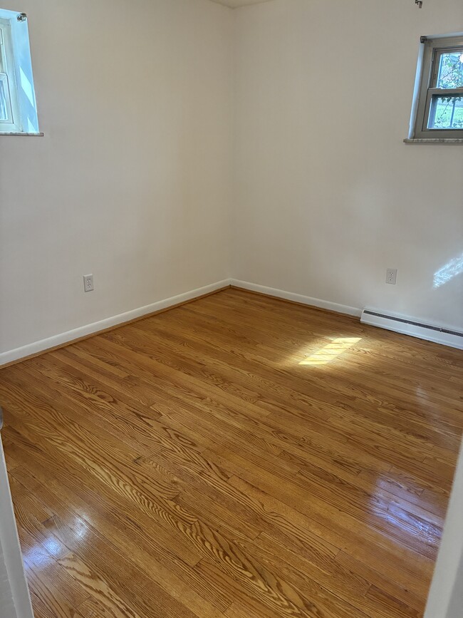 Master bedroom - 1130 River Hill Dr