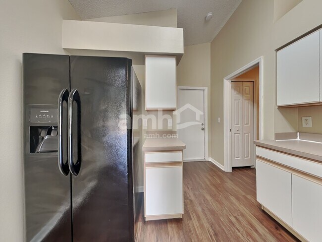 Foto del edificio - 519 Scarlet Maple Ct