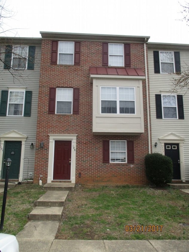 Foto principal - Fredericksburg Home For Rent
