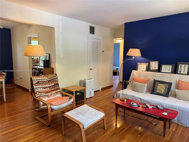 Foto del edificio - 7905 SW 57th Ave