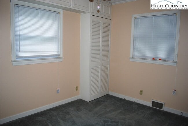 Foto del edificio - 6206 Idlewild Rd