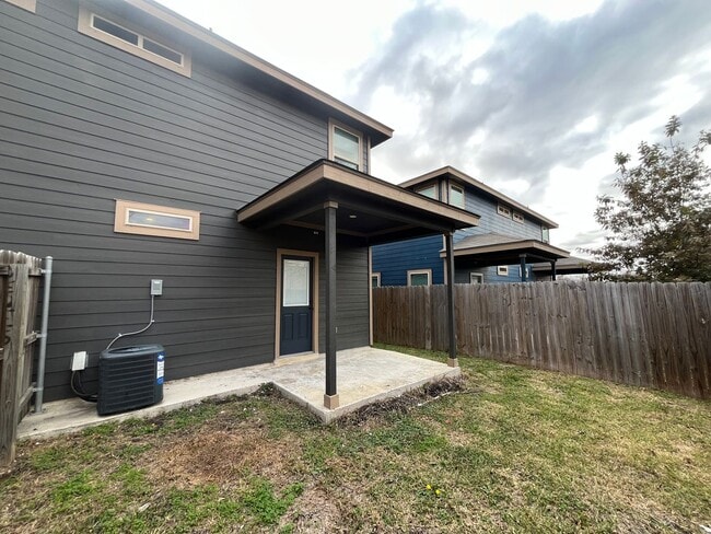 Foto del edificio - 6607 Mia Way