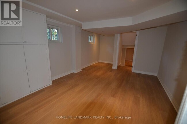 Photo du bâtiment - 259 McNicoll Ave