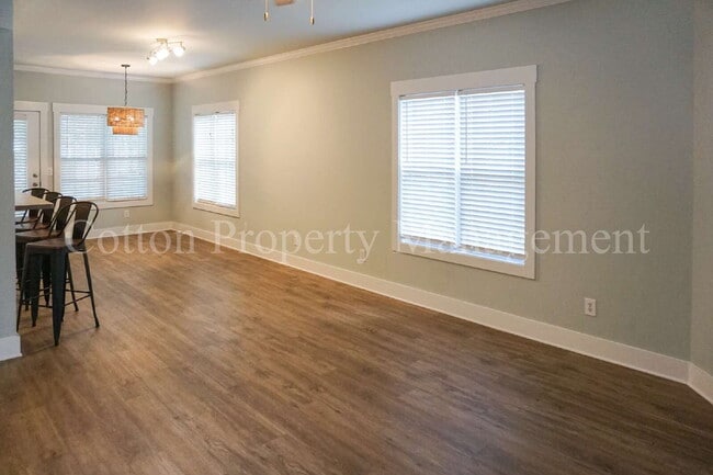 Building Photo - 2310 Wrightsville Ave