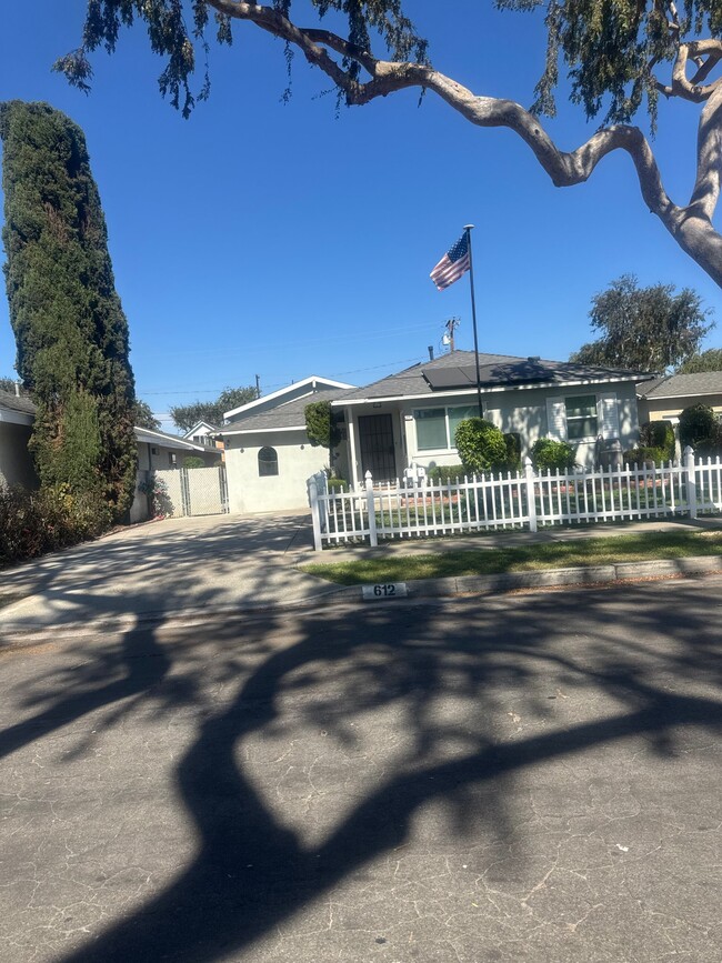 Building Photo - 612 S Paula Ave