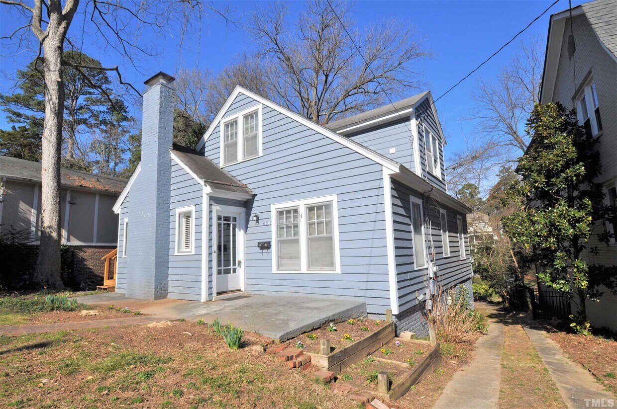 Foto principal - 1825 White Oak Rd