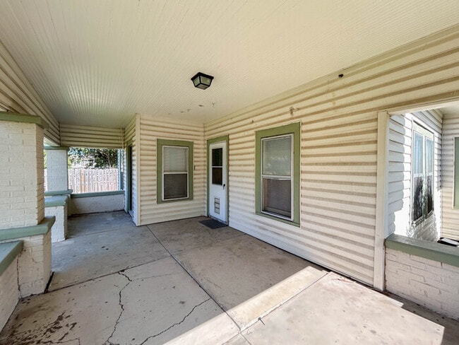 Building Photo - 1201 Bolivar St