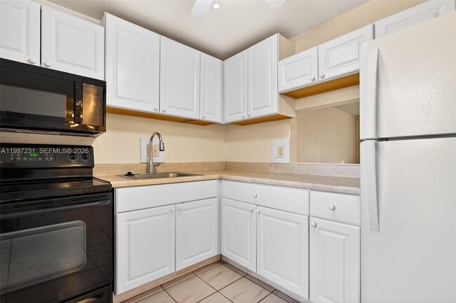 Foto del edificio - 5801 NW 62nd Ave