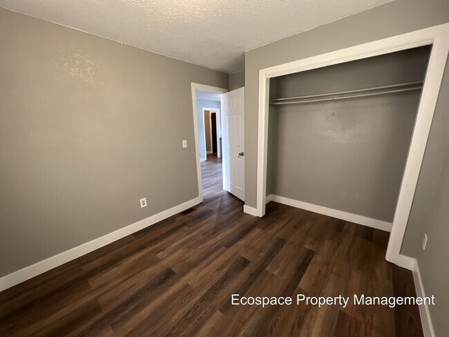 Foto del edificio - Backside Duplex in Park Hill Available!