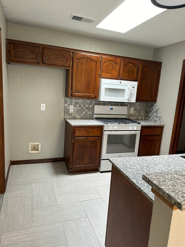 Foto del edificio - 2605 Briarcliff Dr