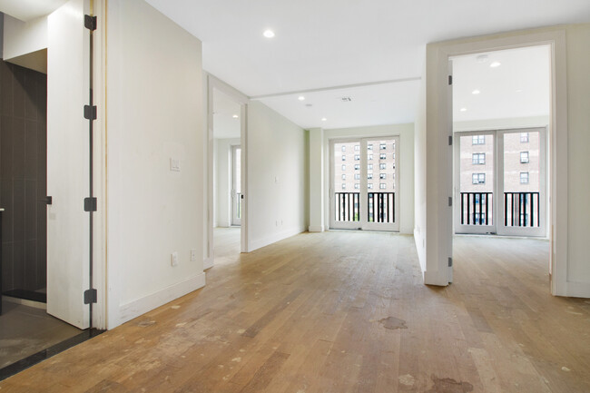 Building Photo - 924 Myrtle Ave