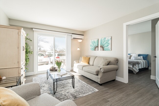 Building Photo - Aura Apartments