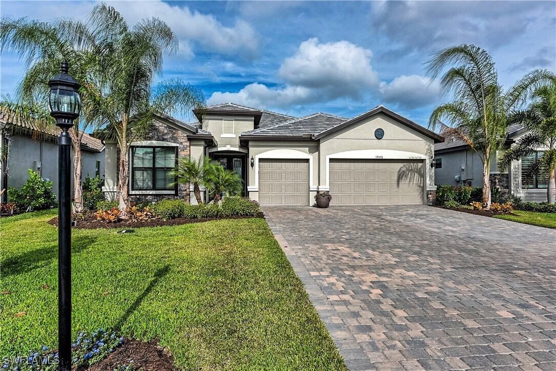 Foto principal - 19576 The Pl Blvd