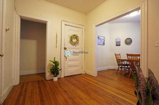 Foto del edificio - 72 Gardner St