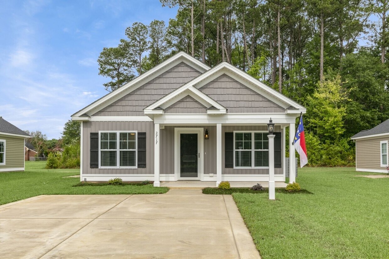 Foto principal - 2716 Buckingham Rd NW